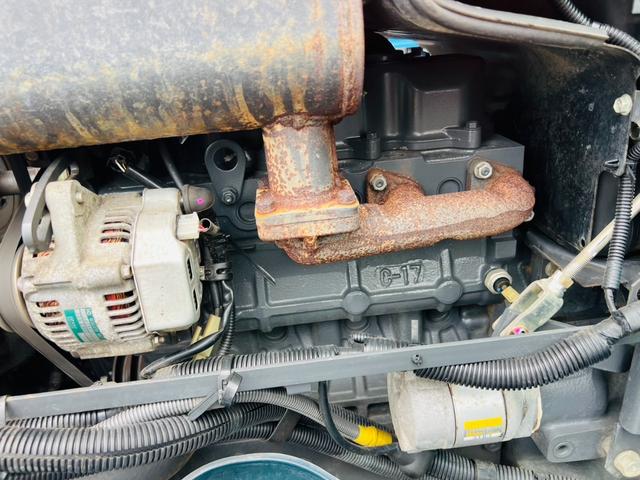 日本 　クボタ　トラクター　耕運機　グラスカッター　使用時間１６６３ｈ　キャビン付き　ＣＤプレーヤー（26枚目）