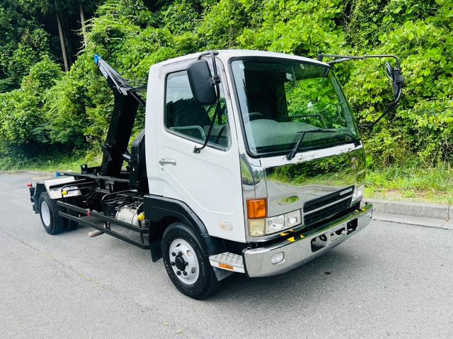 ファイター 　アームロール　積載量３９００ｋｇ　６速マニュアル　エアコン　パワステ　パワーウィンドウ　エアバック　ＡＭＦＭラジオ　フックロール（3枚目）