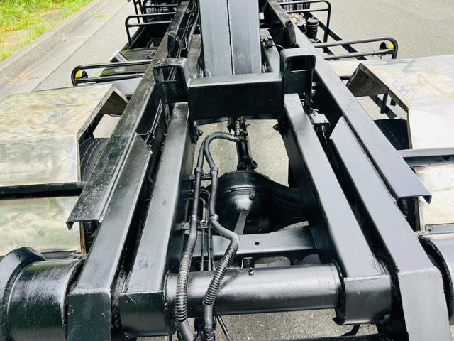 ファイター 　アームロール　積載量３９００ｋｇ　６速マニュアル　エアコン　パワステ　パワーウィンドウ　エアバック　ＡＭＦＭラジオ　フックロール（18枚目）