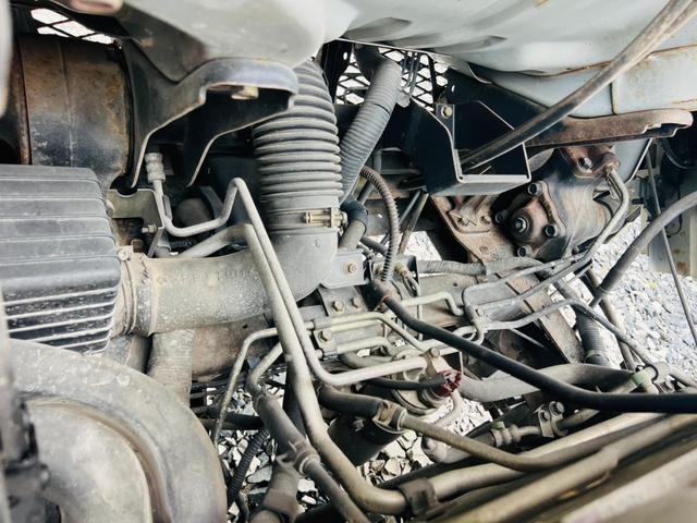 キャンター 　クレーン　平ボディー　積載量２０００ｋｇ　ＵＮＩＣ　Ｖ－ＴＵＲＢＯ２２０　５速マニュアル　エアコン　パワステ　パワーウィンドウ　アウトリガー（44枚目）
