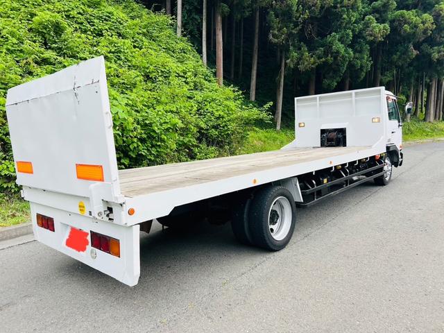 コンドル 　セルフローダー　重機運搬車　最大積載量８５００ｋｇ　ラジコン付き　６速マニュアル　板張り　ＰＫ３６Ｃ　エンジン日野Ｊ０７Ｅ　ウインチ付き　作業灯　ＥＴＣ　ＡＭＦＭラジオ（5枚目）