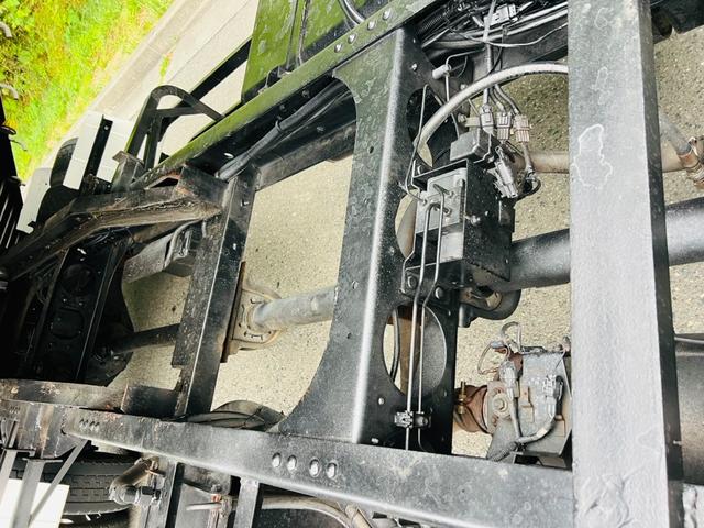 コンドル 　セルフローダー　重機運搬車　最大積載量８５００ｋｇ　ラジコン付き　６速マニュアル　板張り　ＰＫ３６Ｃ　エンジン日野Ｊ０７Ｅ　ウインチ付き　作業灯　ＥＴＣ　ＡＭＦＭラジオ（8枚目）