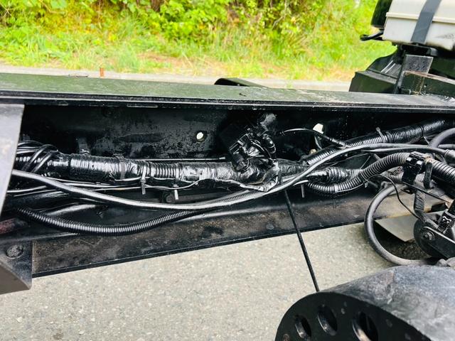 コンドル 　セルフローダー　重機運搬車　最大積載量８５００ｋｇ　ラジコン付き　６速マニュアル　板張り　ＰＫ３６Ｃ　エンジン日野Ｊ０７Ｅ　ウインチ付き　作業灯　ＥＴＣ　ＡＭＦＭラジオ（9枚目）