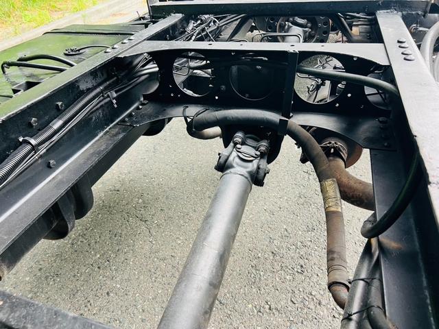 コンドル 　セルフローダー　重機運搬車　最大積載量８５００ｋｇ　ラジコン付き　６速マニュアル　板張り　ＰＫ３６Ｃ　エンジン日野Ｊ０７Ｅ　ウインチ付き　作業灯　ＥＴＣ　ＡＭＦＭラジオ（15枚目）