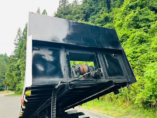 コンドル 　セルフローダー　重機運搬車　最大積載量８５００ｋｇ　ラジコン付き　６速マニュアル　板張り　ＰＫ３６Ｃ　エンジン日野Ｊ０７Ｅ　ウインチ付き　作業灯　ＥＴＣ　ＡＭＦＭラジオ（19枚目）