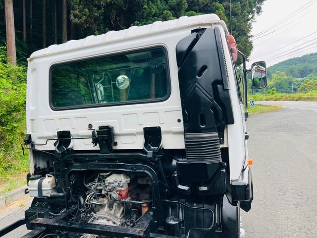 コンドル 　セルフローダー　重機運搬車　最大積載量８５００ｋｇ　ラジコン付き　６速マニュアル　板張り　ＰＫ３６Ｃ　エンジン日野Ｊ０７Ｅ　ウインチ付き　作業灯　ＥＴＣ　ＡＭＦＭラジオ（20枚目）