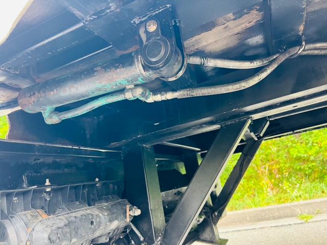 コンドル 　セルフローダー　重機運搬車　最大積載量８５００ｋｇ　ラジコン付き　６速マニュアル　板張り　ＰＫ３６Ｃ　エンジン日野Ｊ０７Ｅ　ウインチ付き　作業灯　ＥＴＣ　ＡＭＦＭラジオ（33枚目）