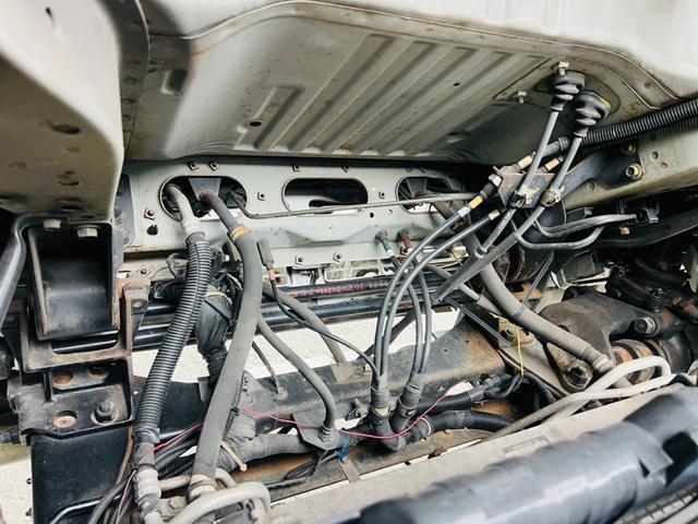 コンドル 　セルフローダー　重機運搬車　最大積載量８５００ｋｇ　ラジコン付き　６速マニュアル　板張り　ＰＫ３６Ｃ　エンジン日野Ｊ０７Ｅ　ウインチ付き　作業灯　ＥＴＣ　ＡＭＦＭラジオ（47枚目）