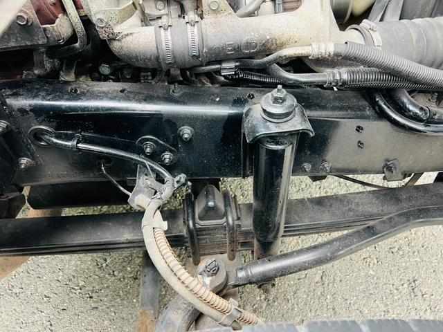 コンドル 　セルフローダー　重機運搬車　最大積載量８５００ｋｇ　ラジコン付き　６速マニュアル　板張り　ＰＫ３６Ｃ　エンジン日野Ｊ０７Ｅ　ウインチ付き　作業灯　ＥＴＣ　ＡＭＦＭラジオ（50枚目）