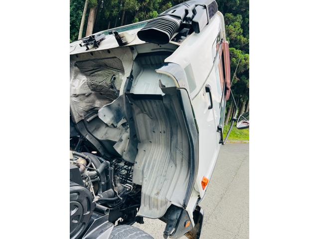 コンドル 　セルフローダー　重機運搬車　最大積載量８５００ｋｇ　ラジコン付き　６速マニュアル　板張り　ＰＫ３６Ｃ　エンジン日野Ｊ０７Ｅ　ウインチ付き　作業灯　ＥＴＣ　ＡＭＦＭラジオ（54枚目）
