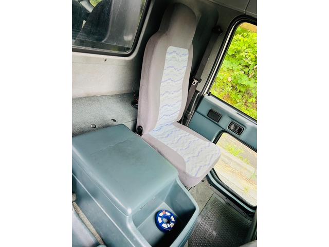 コンドル 　セルフローダー　重機運搬車　最大積載量８５００ｋｇ　ラジコン付き　６速マニュアル　板張り　ＰＫ３６Ｃ　エンジン日野Ｊ０７Ｅ　ウインチ付き　作業灯　ＥＴＣ　ＡＭＦＭラジオ（63枚目）