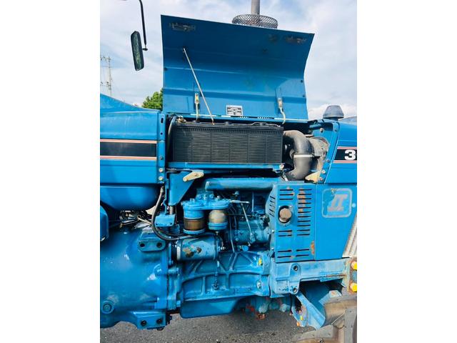 フォードその他 　ニューホランド　トラクター　３９１０　４ＷＤ　アワーメーター１２１３ｈ　新品タイヤ　ユニット７Ｄ０２Ｂ（6枚目）