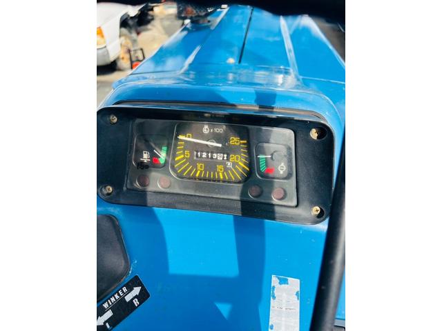 フォードその他 　ニューホランド　トラクター　３９１０　４ＷＤ　アワーメーター１２１３ｈ　新品タイヤ　ユニット７Ｄ０２Ｂ（10枚目）