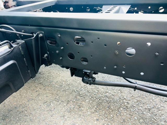 ヒノレンジャー 　セルフローダー　ラジコン付き　最大積載量３３５０ｋｇ　６速マニュアル　ウインチ付き　バックカメラ　エアコン　パワステ　ターボ（12枚目）