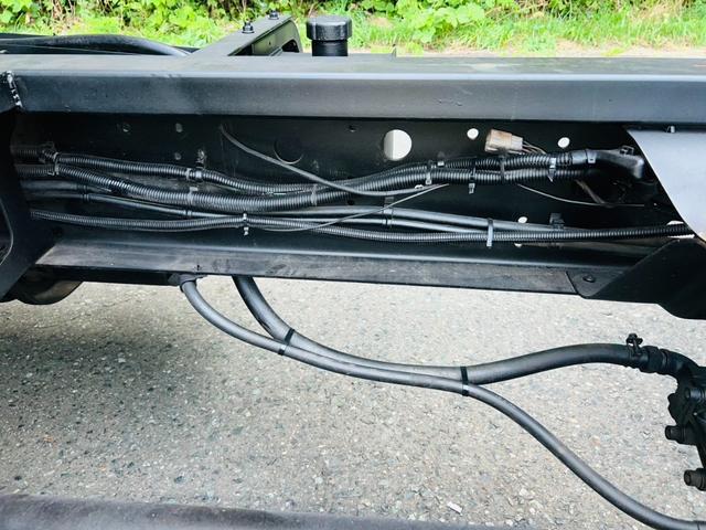 ヒノレンジャー 　セルフローダー　ラジコン付き　最大積載量３３５０ｋｇ　６速マニュアル　ウインチ付き　バックカメラ　エアコン　パワステ　ターボ（28枚目）