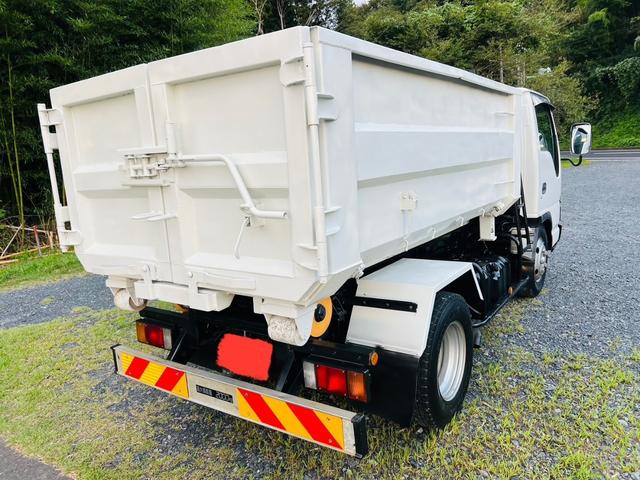 エルフトラック 　アームロール　新明和　最大積載量２０００ｋｇ　荷台付き　リア観音開き　５速マニュアル　ＥＴＣ　エアコン　パワステ　パワーウィンドウ（5枚目）