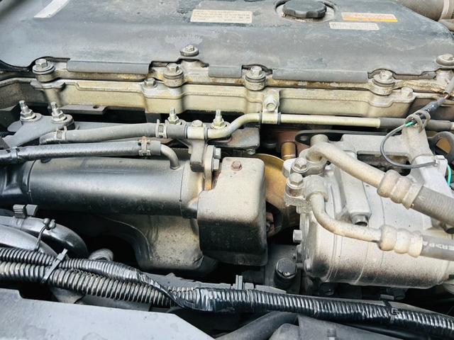 エルフトラック 　アームロール　新明和　最大積載量２０００ｋｇ　荷台付き　リア観音開き　５速マニュアル　ＥＴＣ　エアコン　パワステ　パワーウィンドウ（37枚目）