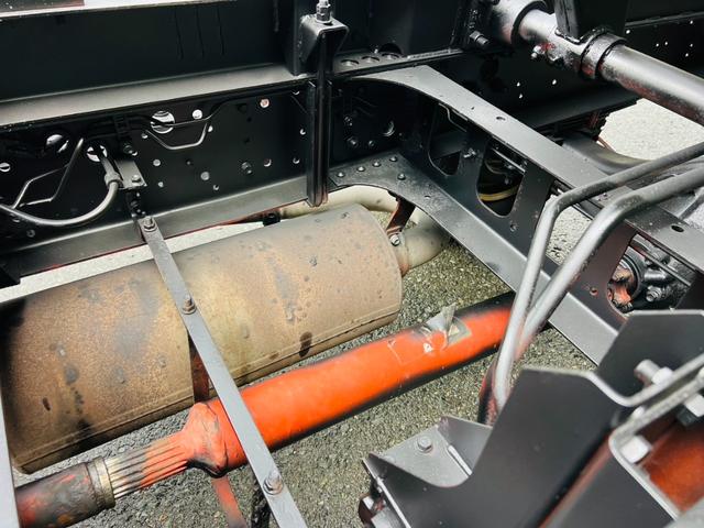 フォワード 　深ダンプ　リア観音開き　コボレーン　最大積載量　３２５０ｋｇ　３人乗り　寝台付き　セミオート６速マニュアル　エンジン６ＨＬ１　ＦＲＲ３５Ｄ４（18枚目）