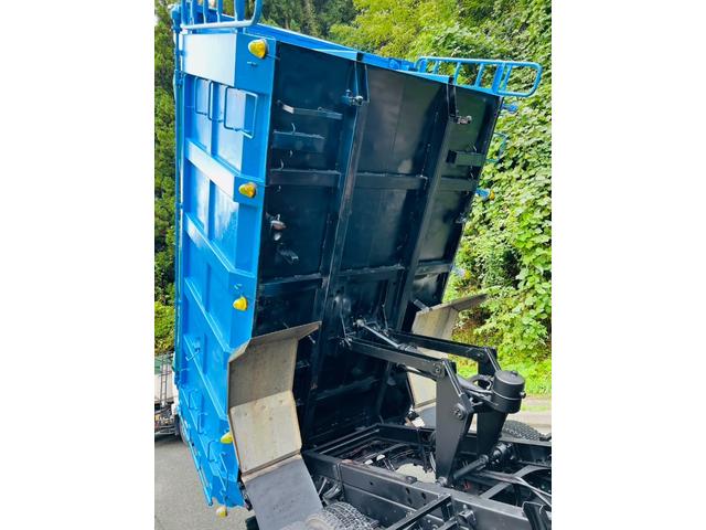フォワード 　深ダンプ　リア観音開き　コボレーン　最大積載量　３２５０ｋｇ　３人乗り　寝台付き　セミオート６速マニュアル　エンジン６ＨＬ１　ＦＲＲ３５Ｄ４（26枚目）