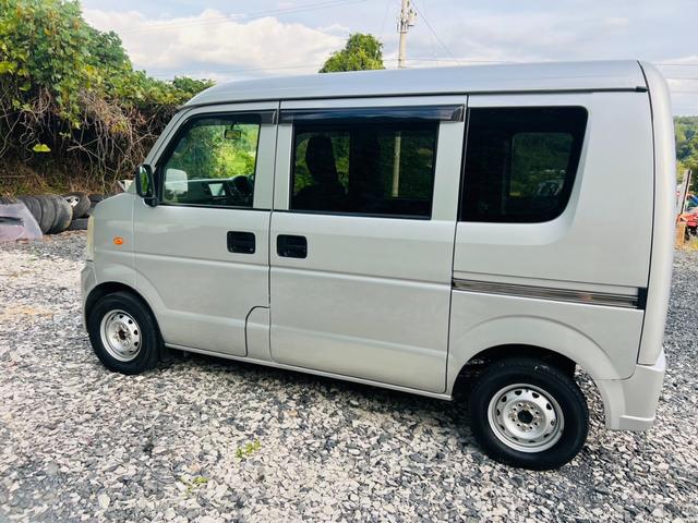スクラム ＰＣ　４ＷＤ　オートマ　ターボ　ナビ　エアコン　パワステ　パワーウィンドウ　ナビ　両側スライドドア　運転席助手席エアバック　ドアバイザー（2枚目）
