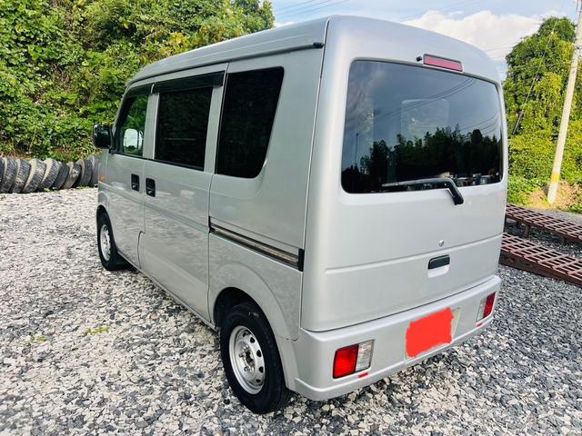 スクラム ＰＣ　４ＷＤ　オートマ　ターボ　ナビ　エアコン　パワステ　パワーウィンドウ　ナビ　両側スライドドア　運転席助手席エアバック　ドアバイザー（3枚目）