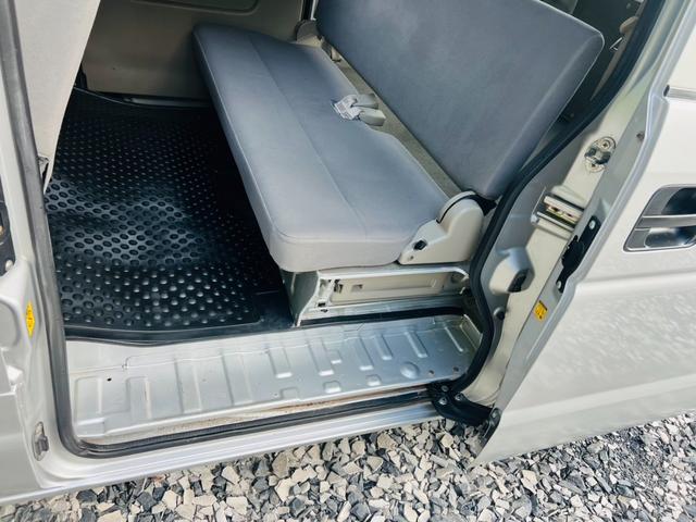 スクラム ＰＣ　４ＷＤ　オートマ　ターボ　ナビ　エアコン　パワステ　パワーウィンドウ　ナビ　両側スライドドア　運転席助手席エアバック　ドアバイザー（17枚目）