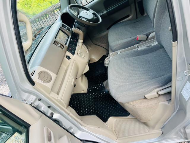 スクラム ＰＣ　４ＷＤ　オートマ　ターボ　ナビ　エアコン　パワステ　パワーウィンドウ　ナビ　両側スライドドア　運転席助手席エアバック　ドアバイザー（25枚目）