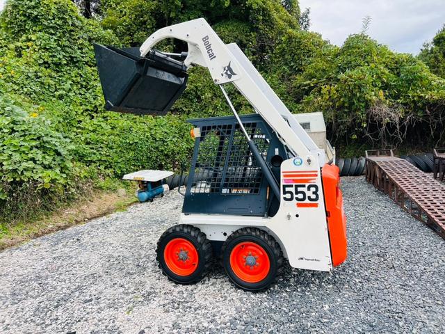 アメリカその他 bobcat 553 4WD スキッドステアローダー アワーメーター713h 新品タイヤ ディーゼル車(2枚目)