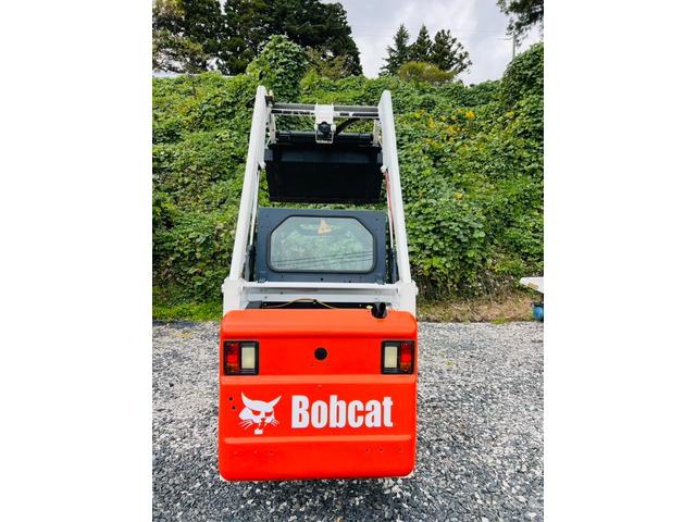 アメリカその他 bobcat 553 4WD スキッドステアローダー アワーメーター713h 新品タイヤ ディーゼル車(4枚目)