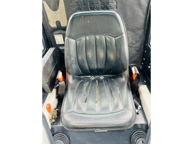アメリカその他 bobcat 553 4WD スキッドステアローダー アワーメーター713h 新品タイヤ ディーゼル車(6枚目)