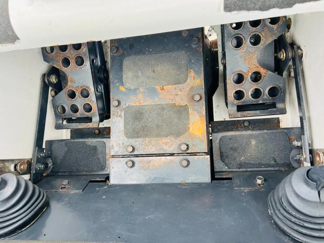 アメリカその他 bobcat 553 4WD スキッドステアローダー アワーメーター713h 新品タイヤ ディーゼル車(16枚目)