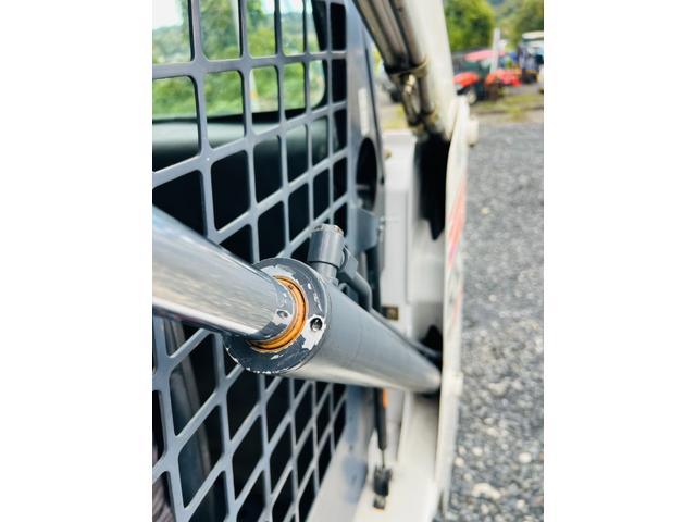 アメリカその他 bobcat 553 4WD スキッドステアローダー アワーメーター713h 新品タイヤ ディーゼル車(28枚目)