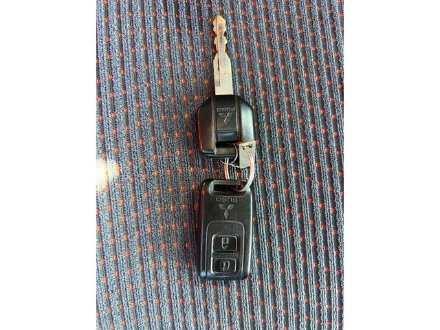 キャンター 　タダノクレーン　ラジコン付き　フックイン　平ボディー　最大積載量２７５０ｋｇ　キーレスエントリー　ＥＴＣ　アウトリガー　エアバック（3枚目）