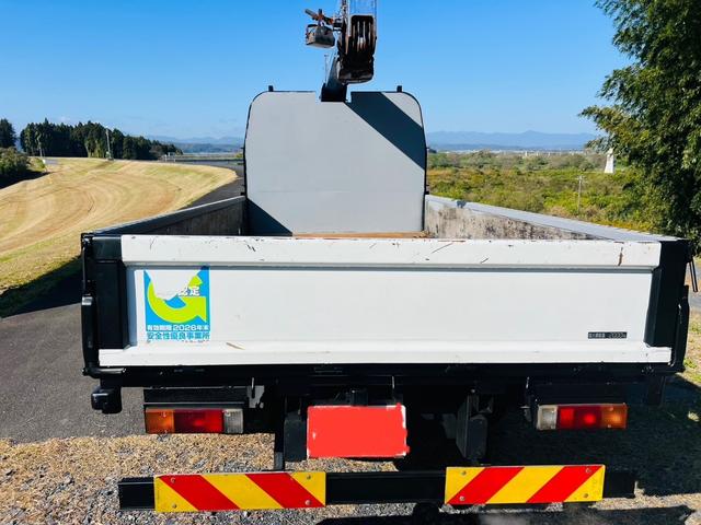 キャンター 　タダノクレーン　ラジコン付き　フックイン　平ボディー　最大積載量２７５０ｋｇ　キーレスエントリー　ＥＴＣ　アウトリガー　エアバック（10枚目）