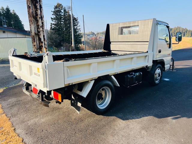 エルフトラック ダンプ 4WD 5速マニュアル 最大積載量2000kg コボレーン HSAヒルスタートアシスト アイドリングストップ 後輪ダブルタイヤ エアコン パワステ パワーウィンドウ エアバック(3枚目)