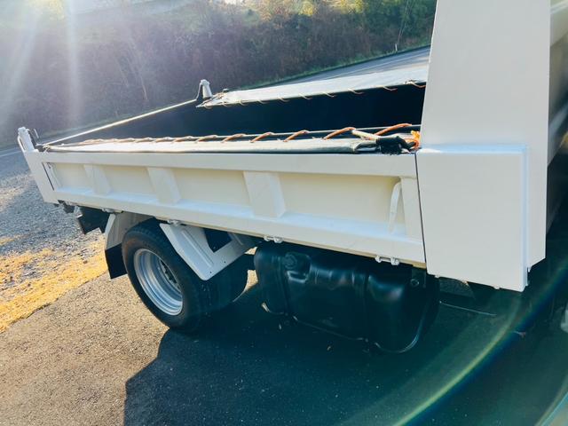 エルフトラック ダンプ 4WD 5速マニュアル 最大積載量2000kg コボレーン HSAヒルスタートアシスト アイドリングストップ 後輪ダブルタイヤ エアコン パワステ パワーウィンドウ エアバック(5枚目)