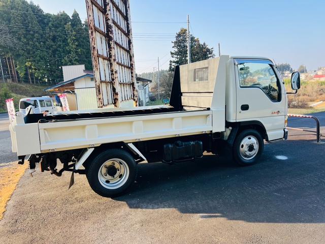 エルフトラック ダンプ 4WD 5速マニュアル 最大積載量2000kg コボレーン HSAヒルスタートアシスト アイドリングストップ 後輪ダブルタイヤ エアコン パワステ パワーウィンドウ エアバック(6枚目)