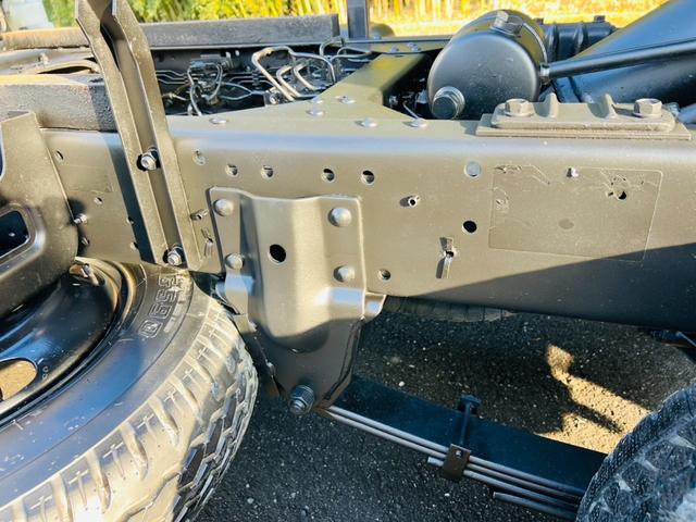 エルフトラック ダンプ 4WD 5速マニュアル 最大積載量2000kg コボレーン HSAヒルスタートアシスト アイドリングストップ 後輪ダブルタイヤ エアコン パワステ パワーウィンドウ エアバック(11枚目)