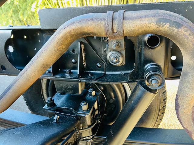 エルフトラック ダンプ 4WD 5速マニュアル 最大積載量2000kg コボレーン HSAヒルスタートアシスト アイドリングストップ 後輪ダブルタイヤ エアコン パワステ パワーウィンドウ エアバック(19枚目)