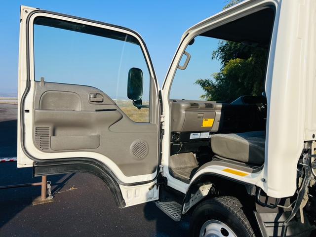 エルフトラック ダンプ 4WD 5速マニュアル 最大積載量2000kg コボレーン HSAヒルスタートアシスト アイドリングストップ 後輪ダブルタイヤ エアコン パワステ パワーウィンドウ エアバック(20枚目)