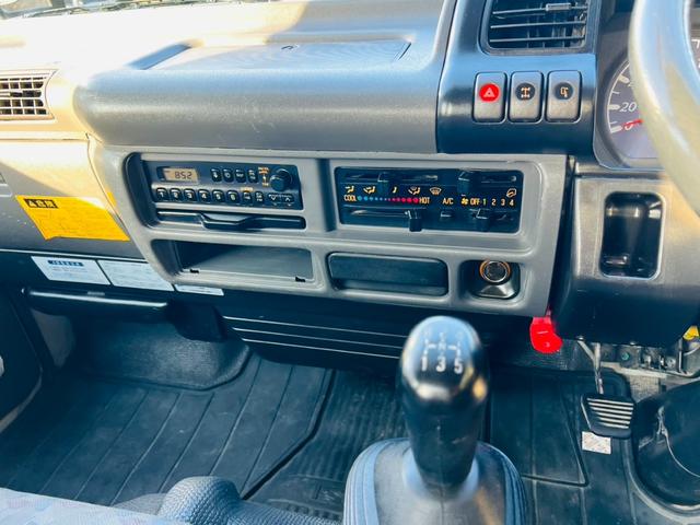 エルフトラック ダンプ 4WD 5速マニュアル 最大積載量2000kg コボレーン HSAヒルスタートアシスト アイドリングストップ 後輪ダブルタイヤ エアコン パワステ パワーウィンドウ エアバック(30枚目)