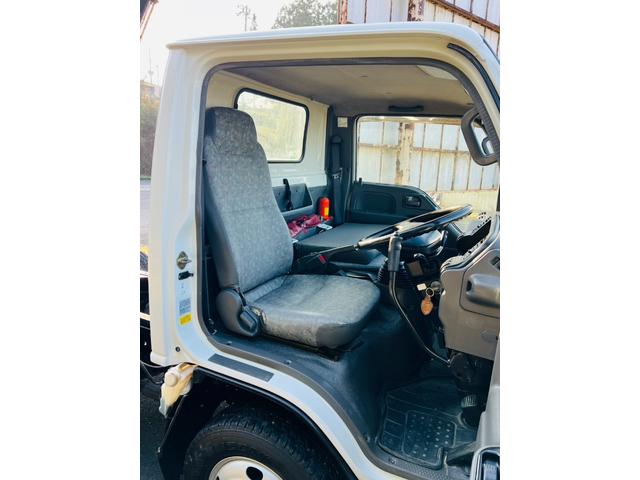 エルフトラック ダンプ 4WD 5速マニュアル 最大積載量2000kg コボレーン HSAヒルスタートアシスト アイドリングストップ 後輪ダブルタイヤ エアコン パワステ パワーウィンドウ エアバック(31枚目)