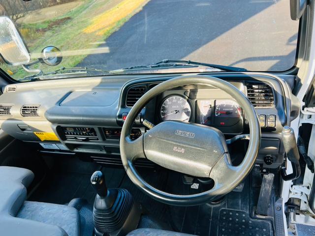 エルフトラック ダンプ 4WD 5速マニュアル 最大積載量2000kg コボレーン HSAヒルスタートアシスト アイドリングストップ 後輪ダブルタイヤ エアコン パワステ パワーウィンドウ エアバック(33枚目)