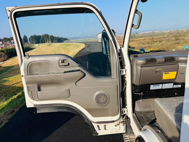 エルフトラック ダンプ 4WD 5速マニュアル 最大積載量2000kg コボレーン HSAヒルスタートアシスト アイドリングストップ 後輪ダブルタイヤ エアコン パワステ パワーウィンドウ エアバック(68枚目)