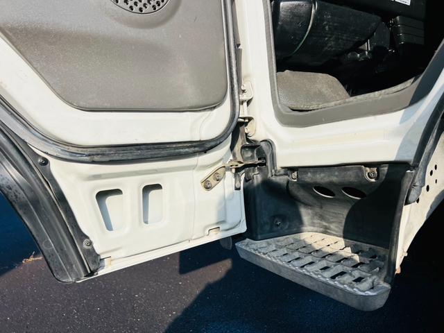 エルフトラック ダンプ 4WD 5速マニュアル 最大積載量2000kg コボレーン HSAヒルスタートアシスト アイドリングストップ 後輪ダブルタイヤ エアコン パワステ パワーウィンドウ エアバック(72枚目)