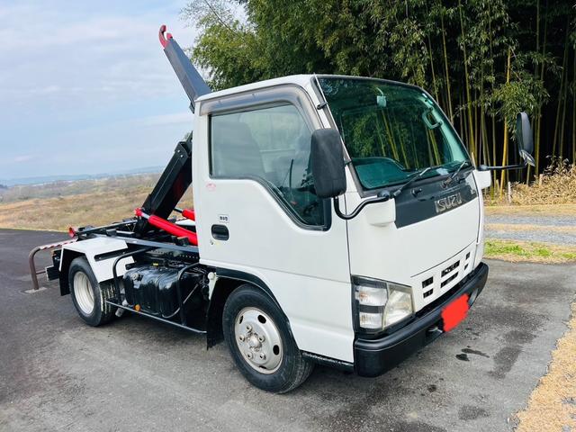 エルフトラック アームロール 5速マニュアル 最大積載量3000kg HSAヒルスタートアシスト エアコンパワステ パワーウィンドウ ETC(2枚目)