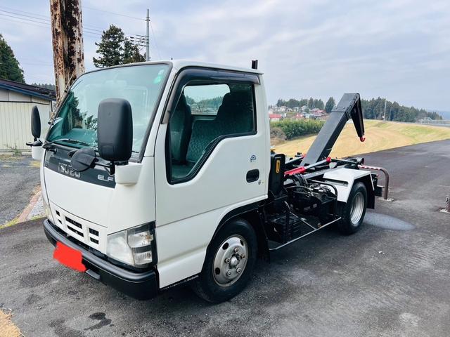 エルフトラック アームロール 5速マニュアル 最大積載量3000kg HSAヒルスタートアシスト エアコンパワステ パワーウィンドウ ETC(8枚目)