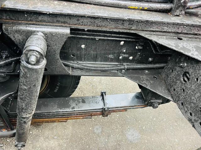 エルフトラック アームロール 5速マニュアル 最大積載量3000kg HSAヒルスタートアシスト エアコンパワステ パワーウィンドウ ETC(12枚目)