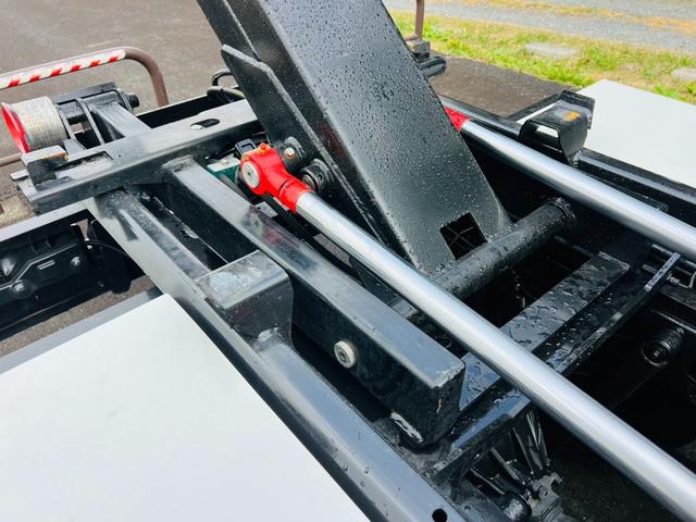 エルフトラック アームロール 5速マニュアル 最大積載量3000kg HSAヒルスタートアシスト エアコンパワステ パワーウィンドウ ETC(13枚目)