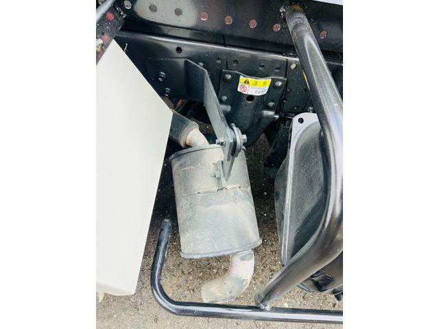 エルフトラック アームロール 5速マニュアル 最大積載量3000kg HSAヒルスタートアシスト エアコンパワステ パワーウィンドウ ETC(20枚目)